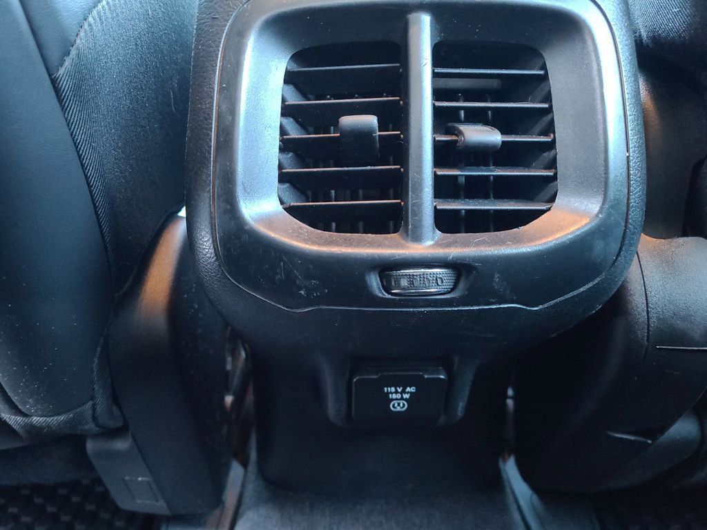 Used 2015 Jeep Cherokee Trailhawk image 36