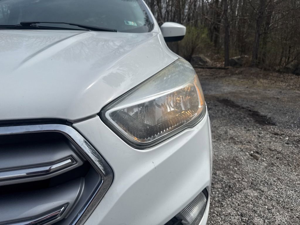 Used 2017 Ford Escape SE AWD/4WD image 3