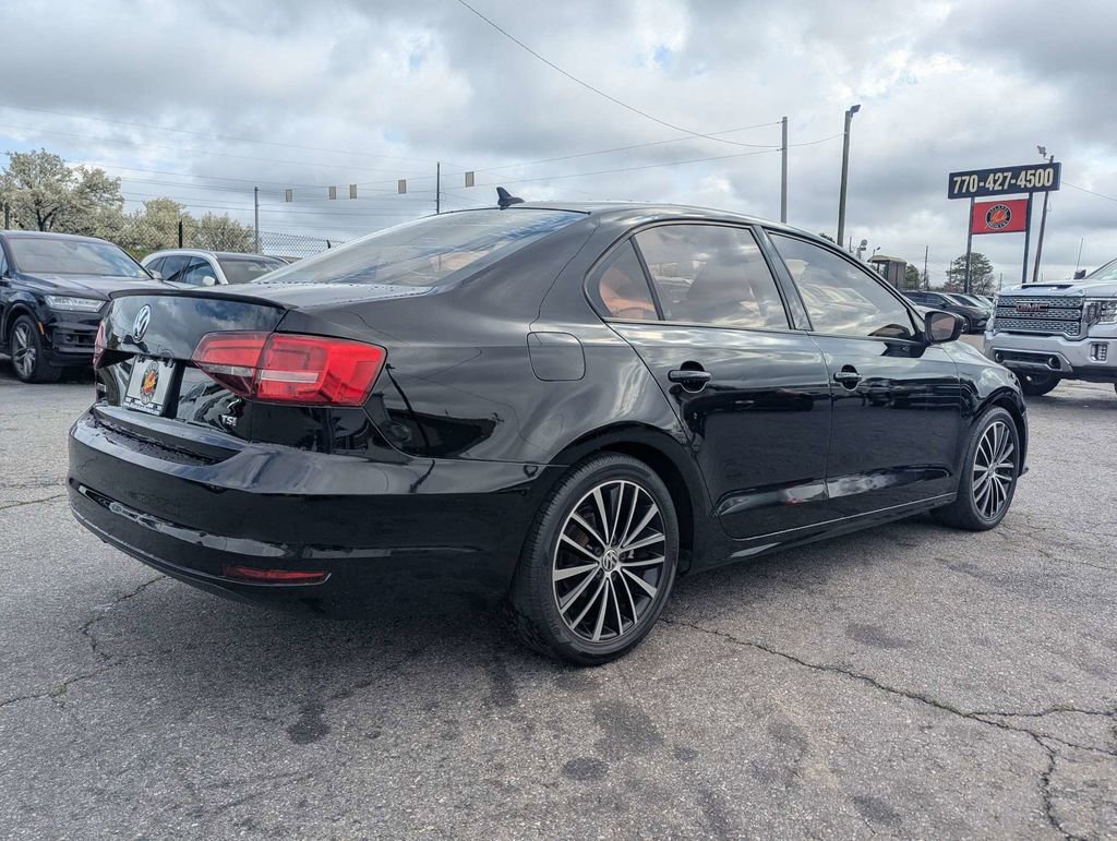 Used 2016 Volkswagen Jetta Sport image 5