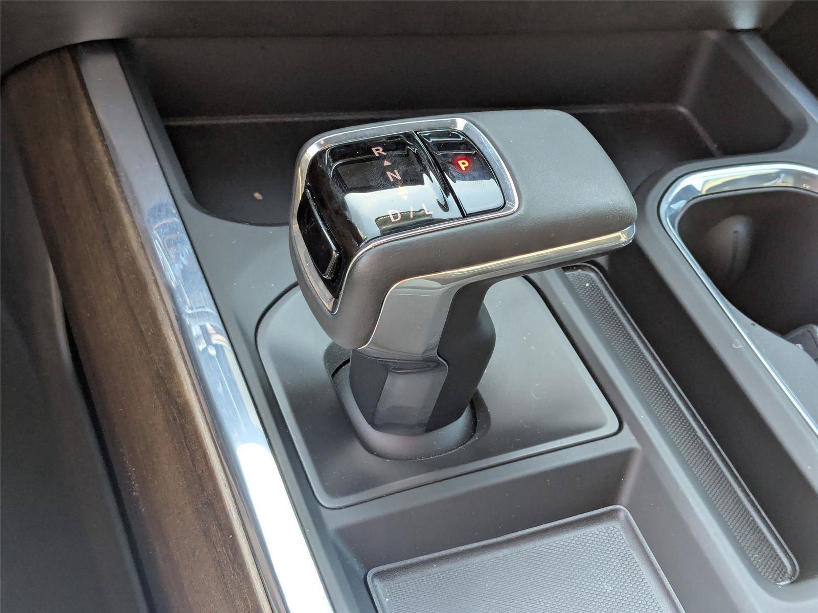 Used 2024 Chevrolet Silverado 1500 High Country w/ Technology Package AWD/4WD image 28