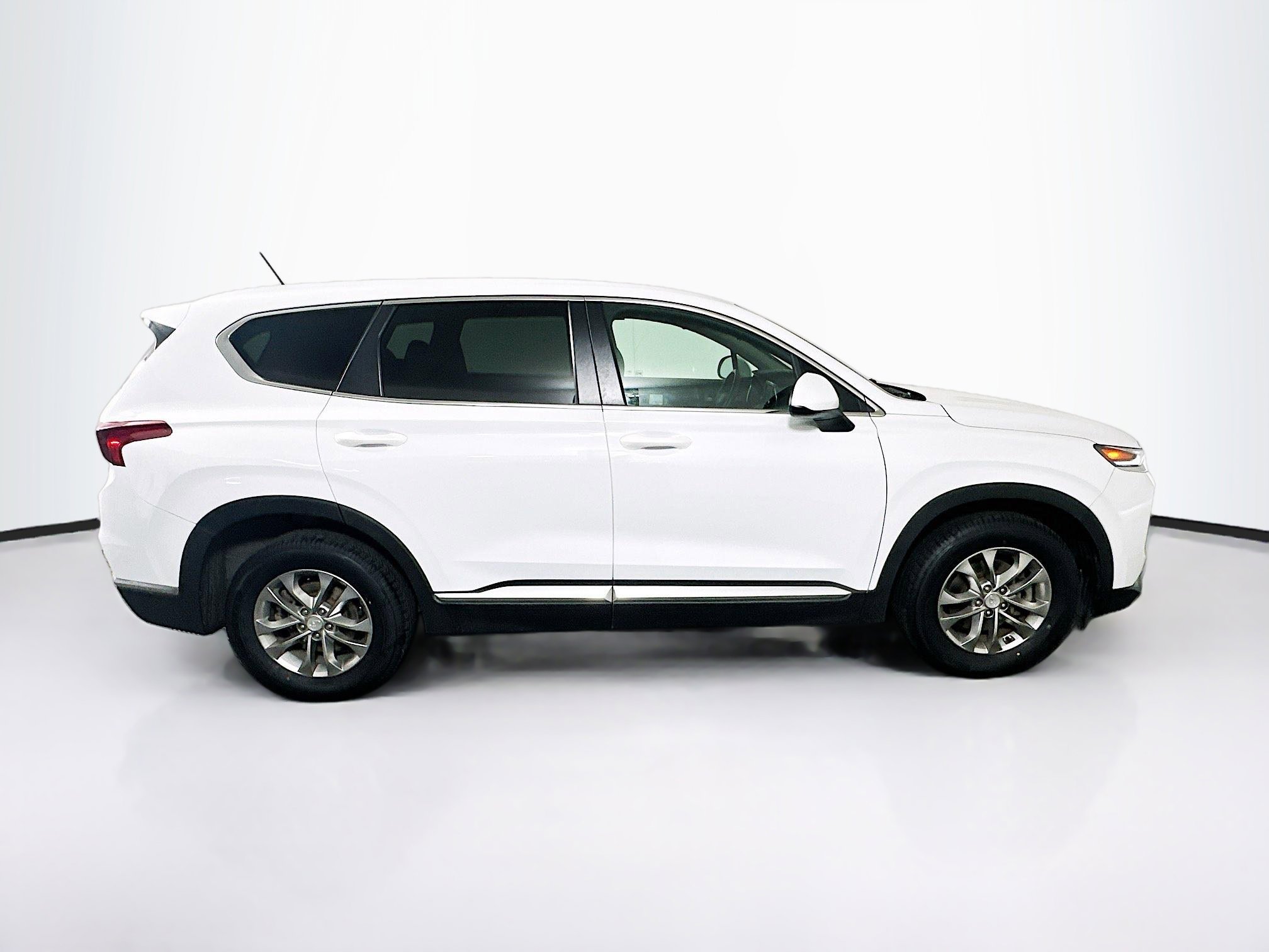 Used 2019 Hyundai Santa Fe SE FWD image 10