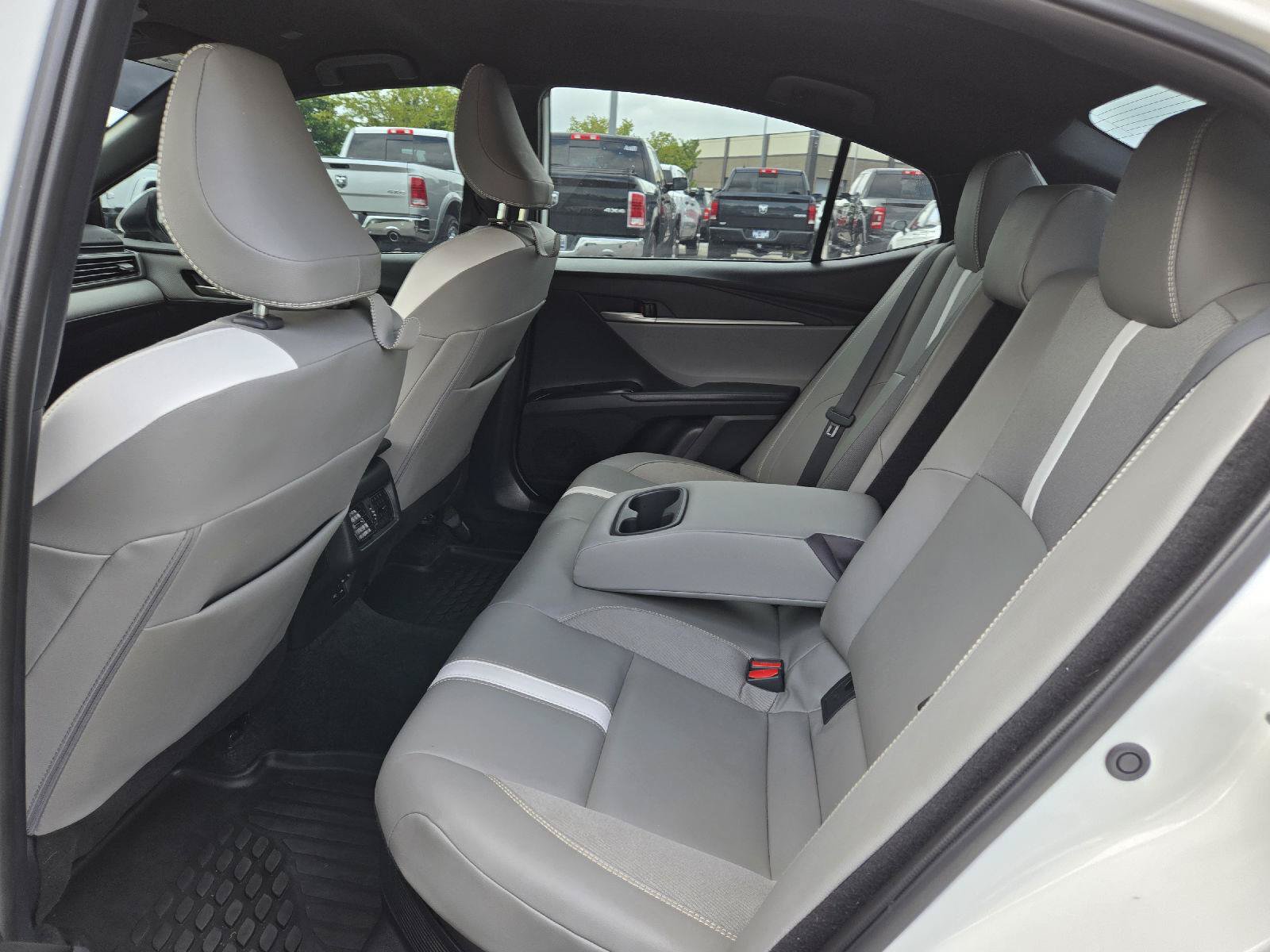 Used 2025 Toyota Camry SE w/ Convenience Package FWD image 14