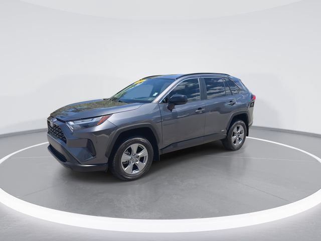 Used 2024 Toyota RAV4 LE AWD/4WD image 4