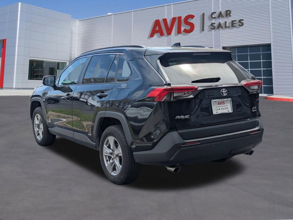 Used 2025 Toyota RAV4 XLE image 9