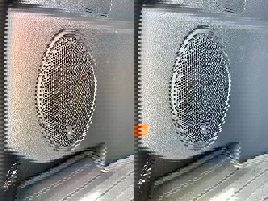 Used 2021 Toyota RAV4 Limited w/ Limited Grade Weather Package AWD/4WD image 18