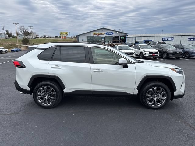 Used 2025 Toyota RAV4 XLE Premium AWD/4WD image 9