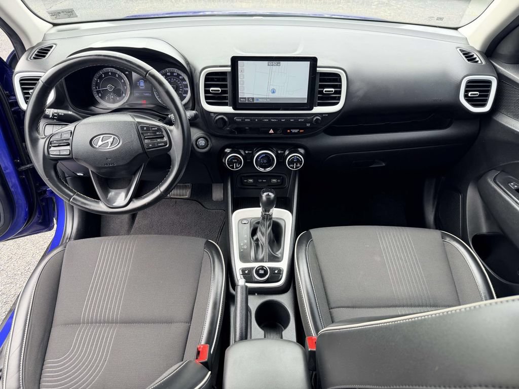 Used 2022 Hyundai Venue Limited w/ Cargo Package FWD image 16
