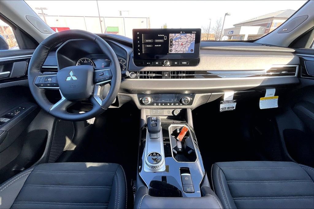 New 2025 Mitsubishi Outlander SE image 5
