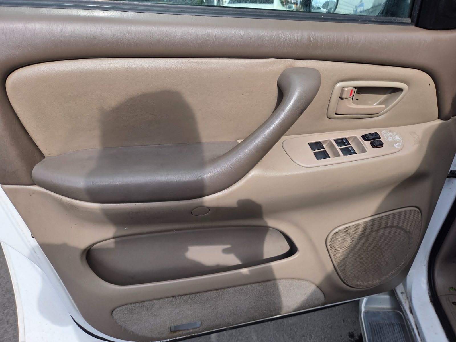 Used 2002 Toyota Sequoia SR5 RWD image 4