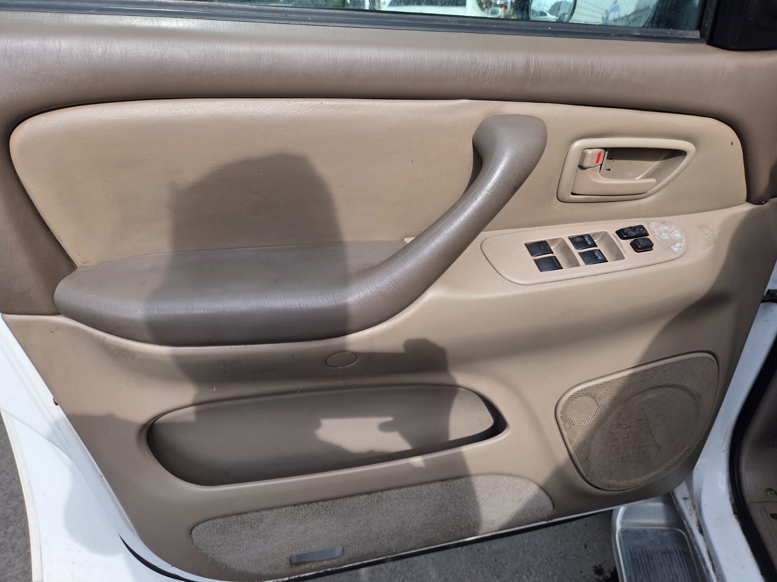 Used 2002 Toyota Sequoia SR5 RWD image 4