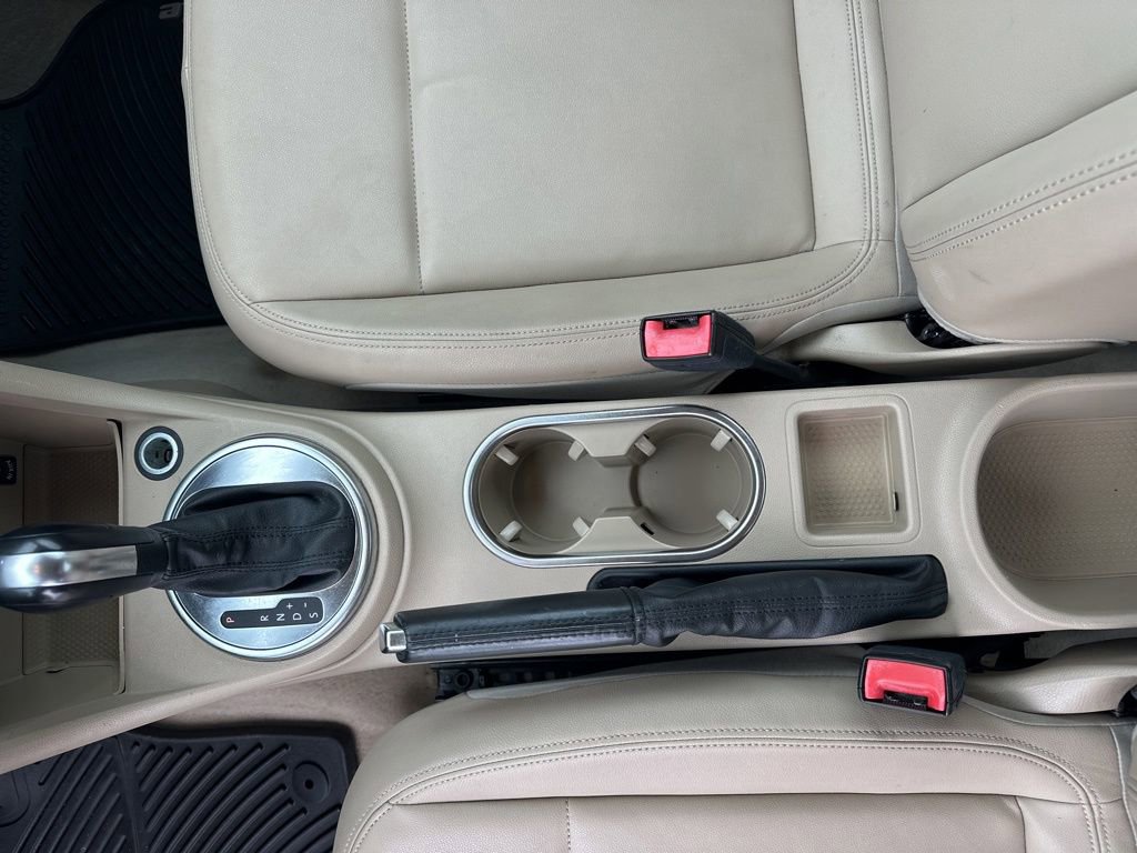 Used 2013 Volkswagen Beetle 2.5 image 30