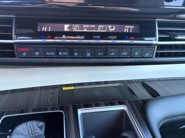 Used 2021 Toyota Sienna Platinum image 18