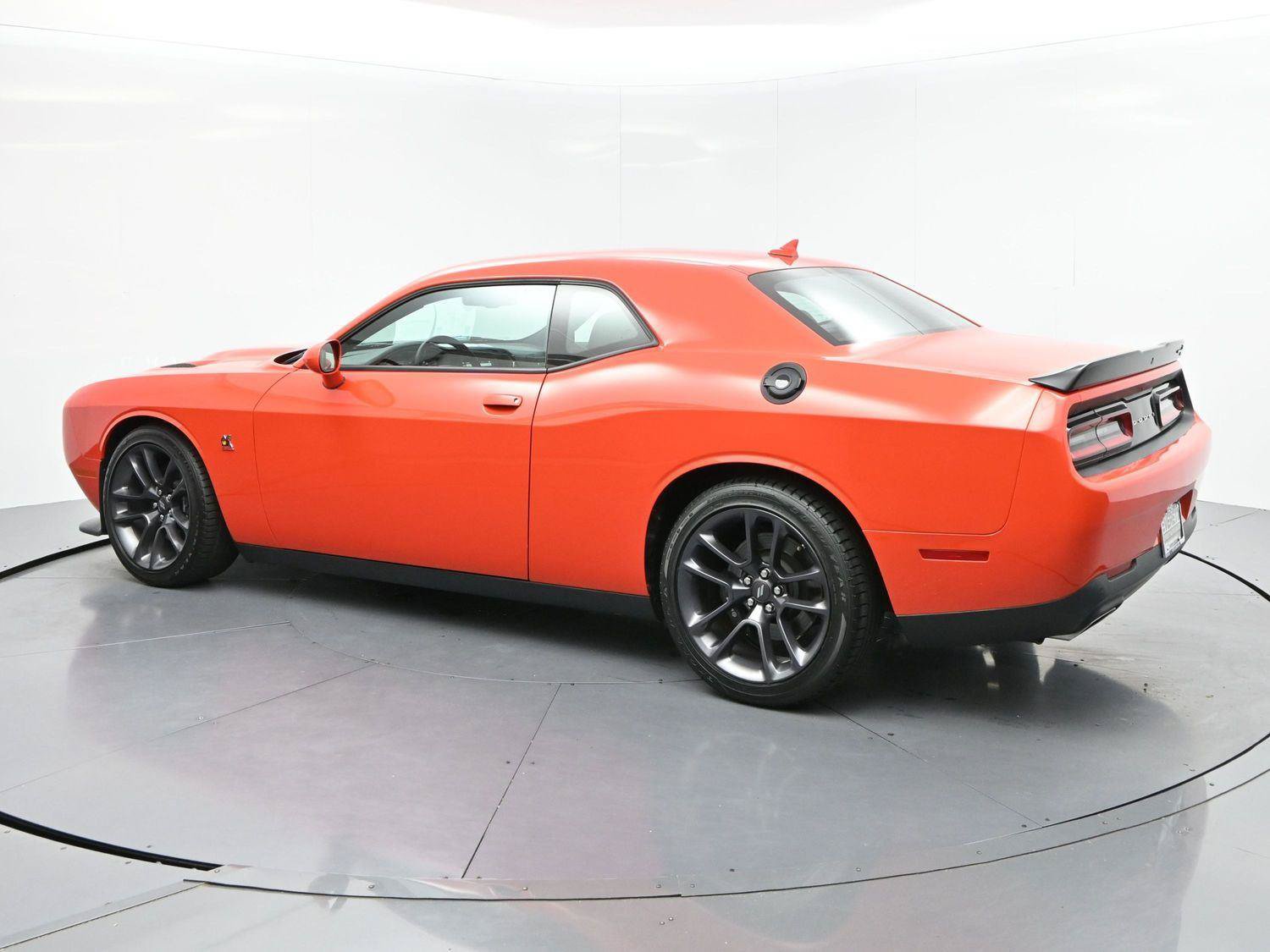 Used 2022 Dodge Challenger R/T Scat Pack RWD image 5