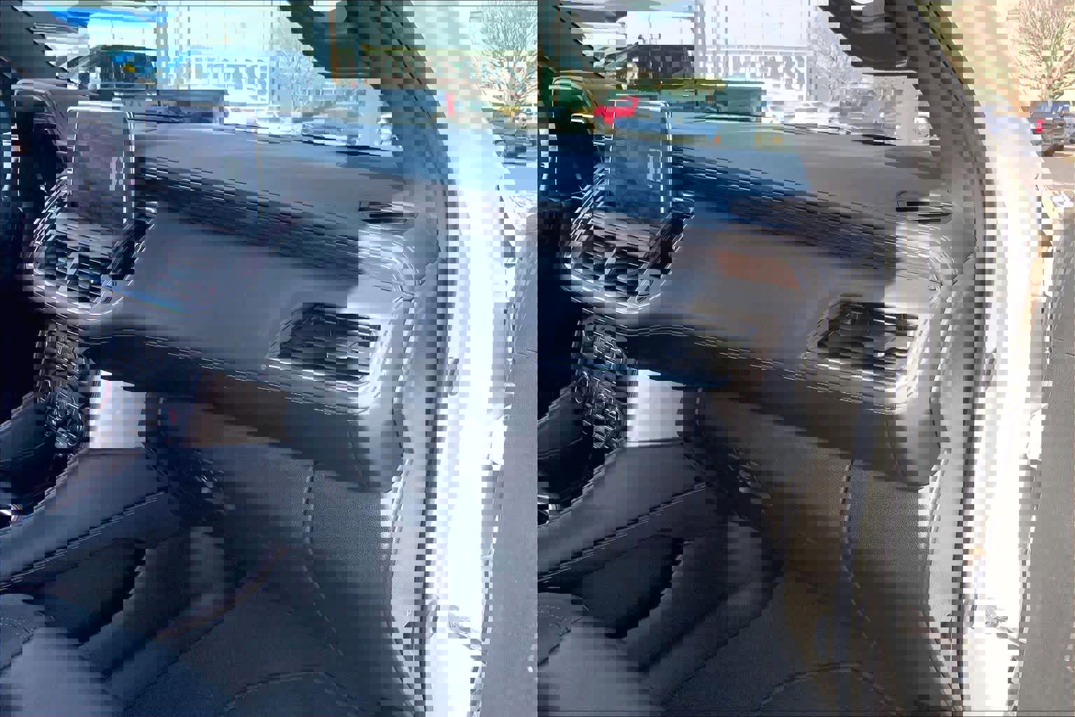 Certified 2024 Chevrolet Tahoe Z71 w/ Luxury Package image 18