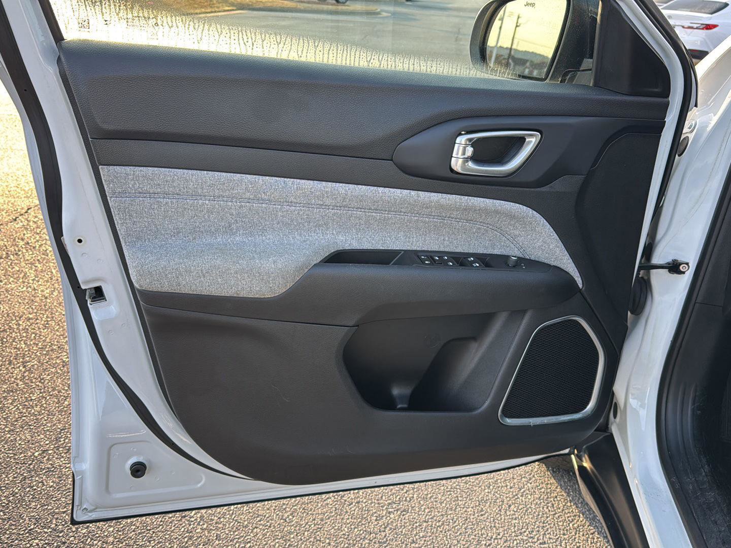 Used 2023 Jeep Compass Sport image 14