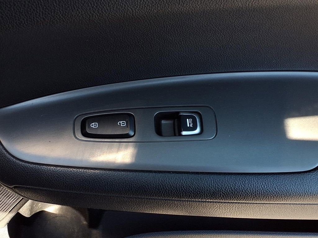 Used 2020 Kia Optima SE image 23
