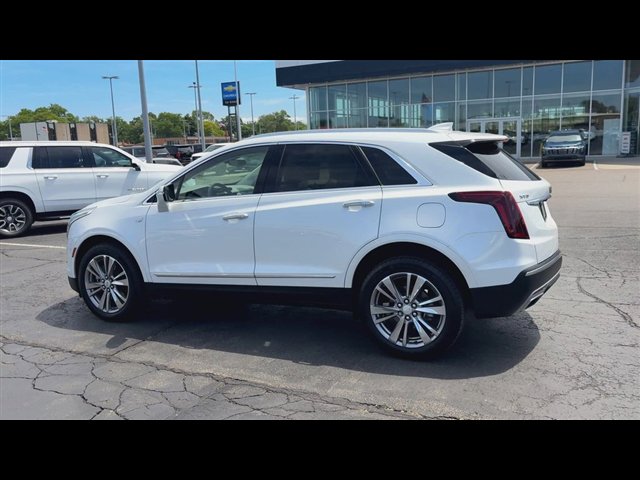 Used 2024 Cadillac XT5 Premium Luxury w/ LPO, Floor Liner Package FWD image 6