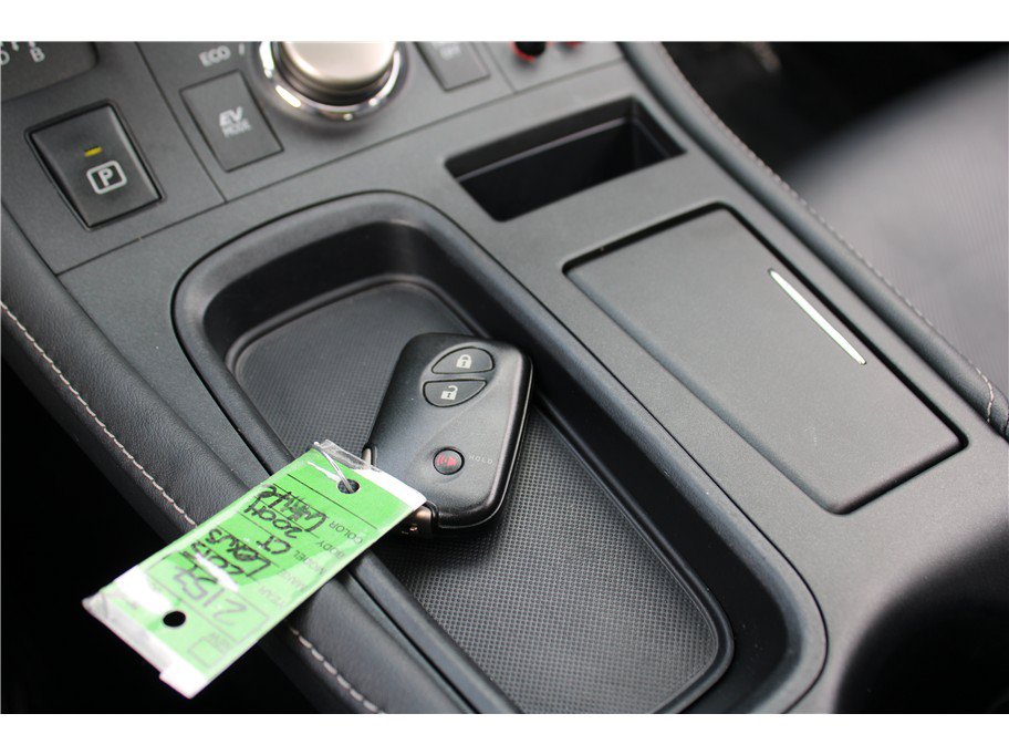 Used 2015 Lexus CT 200h w/ Seat Comfort Package FWD image 18