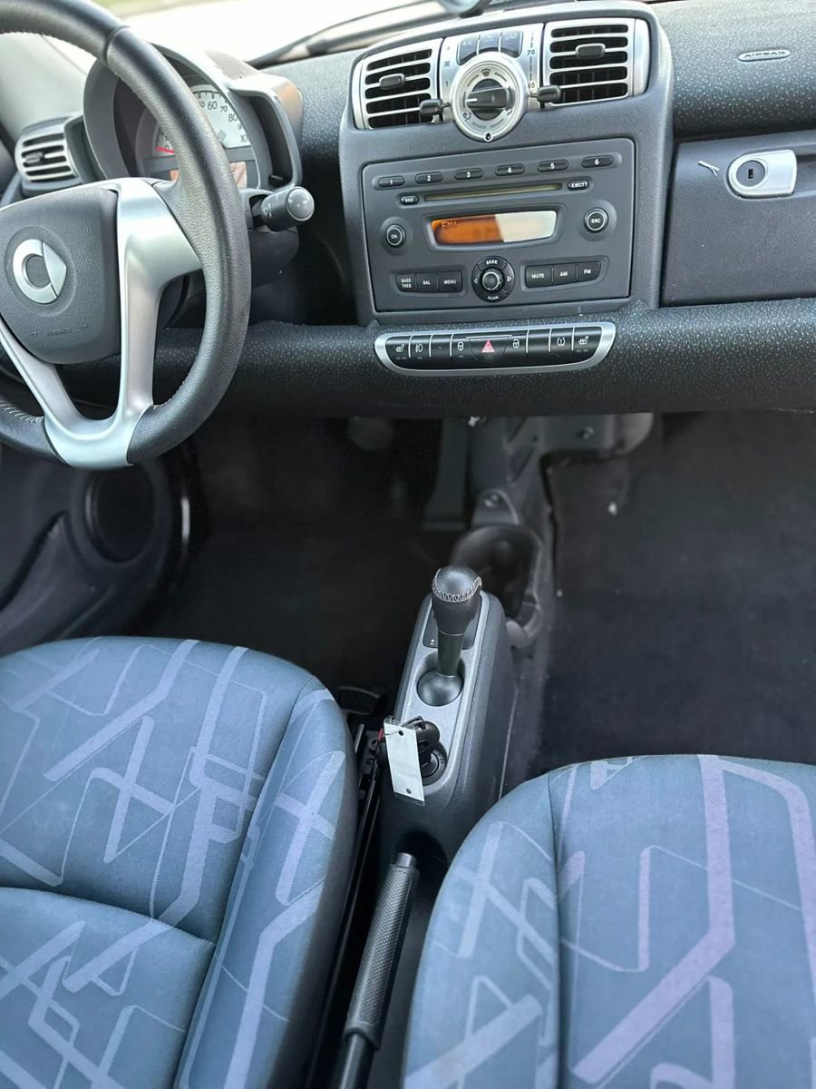 Used 2009 smart fortwo pure image 17