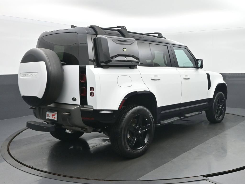 Used 2023 Land Rover Defender 110 X-Dynamic SE AWD/4WD image 4