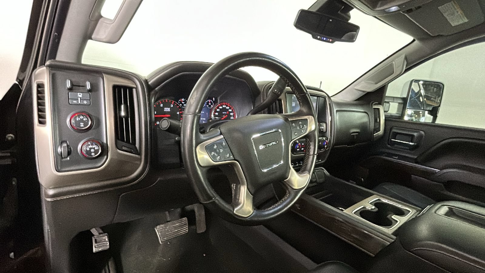 Used 2015 GMC Sierra 2500 Denali AWD/4WD image 15