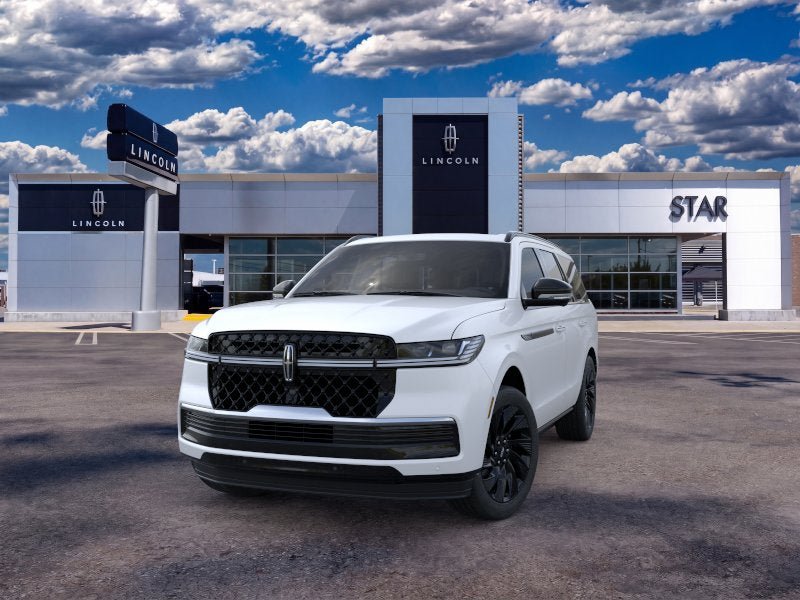 New 2026 Lincoln Navigator Reserve w/ Jet Appearance Package AWD/4WD image 2