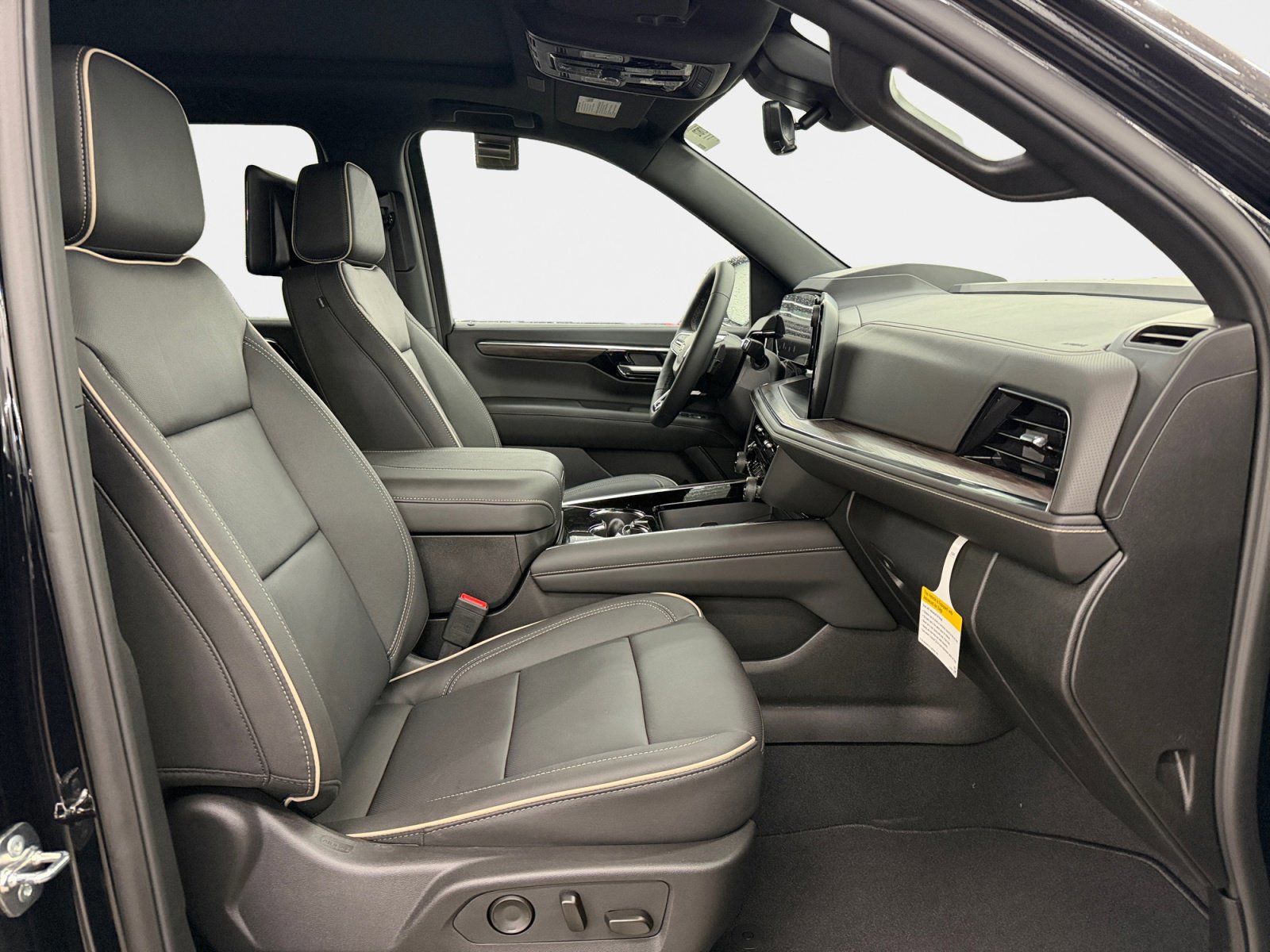 New 2026 Chevrolet Suburban Premier image 13