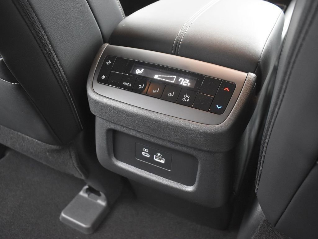 New 2025 Nissan Pathfinder SL image 21