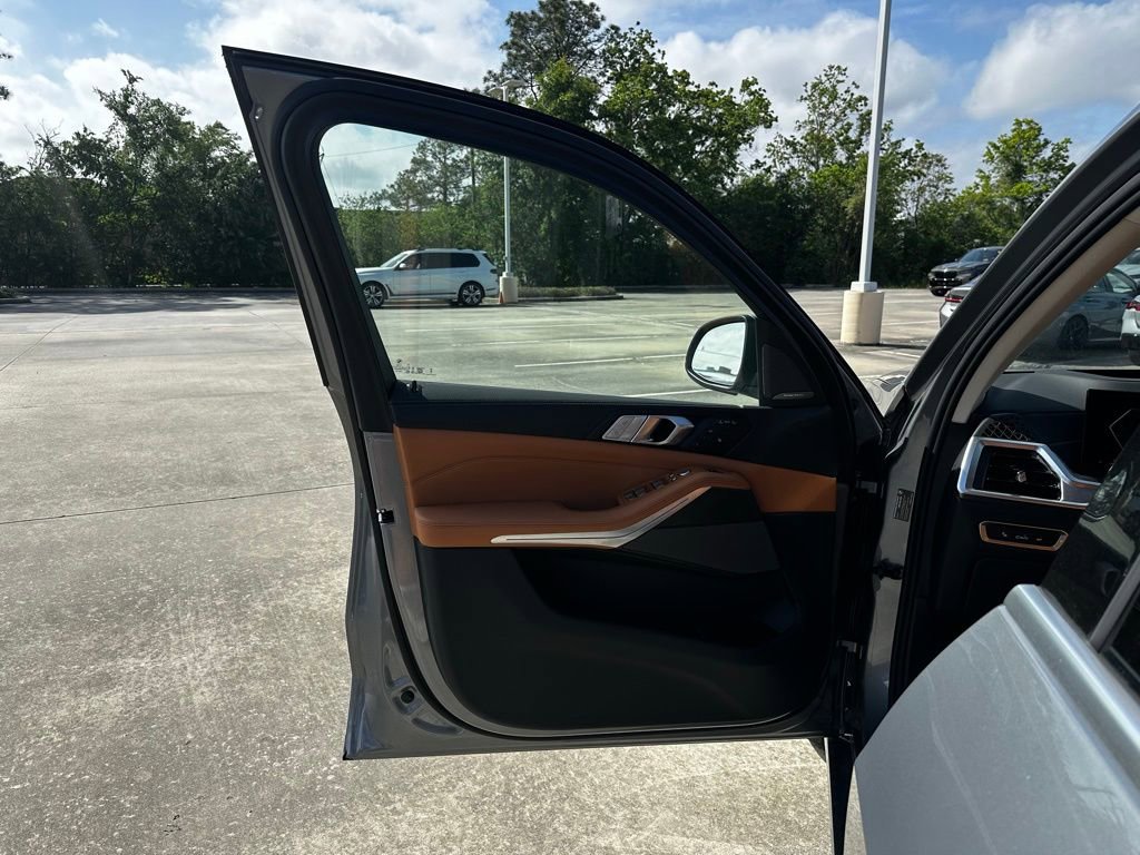 Certified 2026 BMW X7 xDrive40i image 11