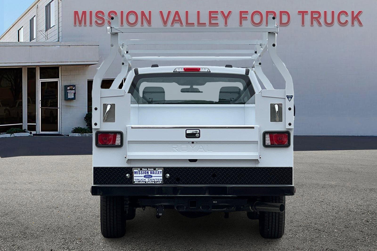 New 2026 Ford F250 XL w/ XL Chrome Package image 5