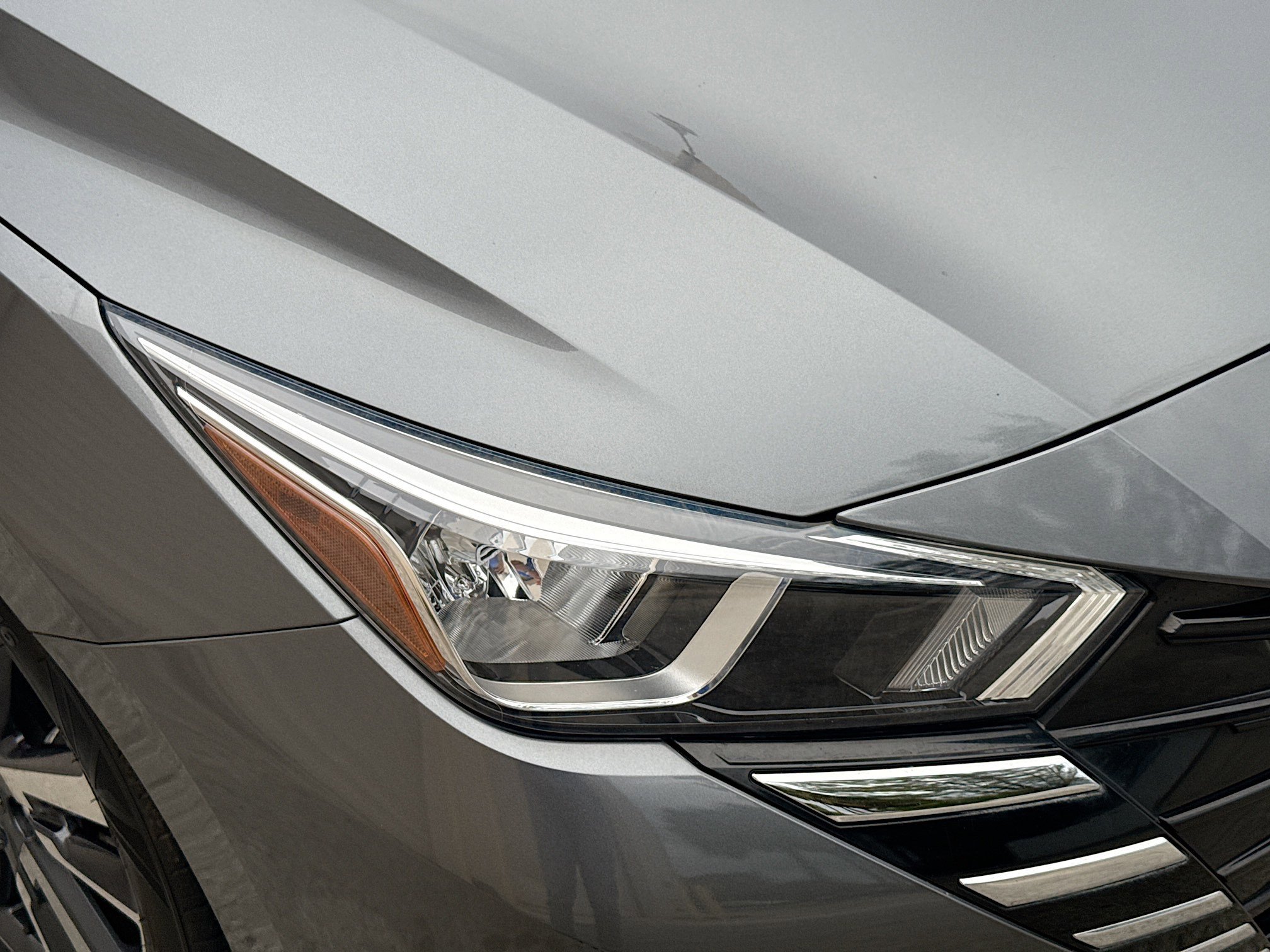 Used 2023 Nissan Versa SV w/ Trunk Package image 31