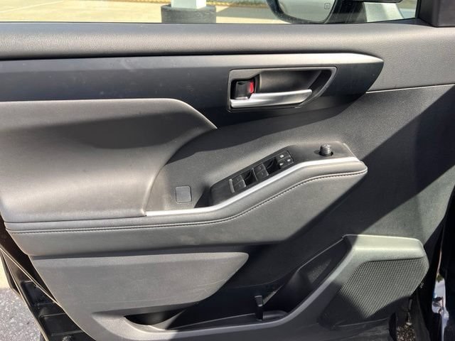 Used 2025 Toyota Highlander XSE AWD/4WD image 9