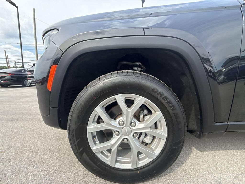 Used 2023 Jeep Grand Cherokee Limited AWD/4WD image 10