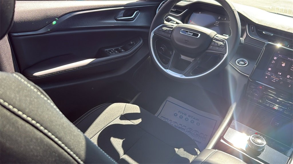 New 2025 Jeep Grand Cherokee Laredo X image 15