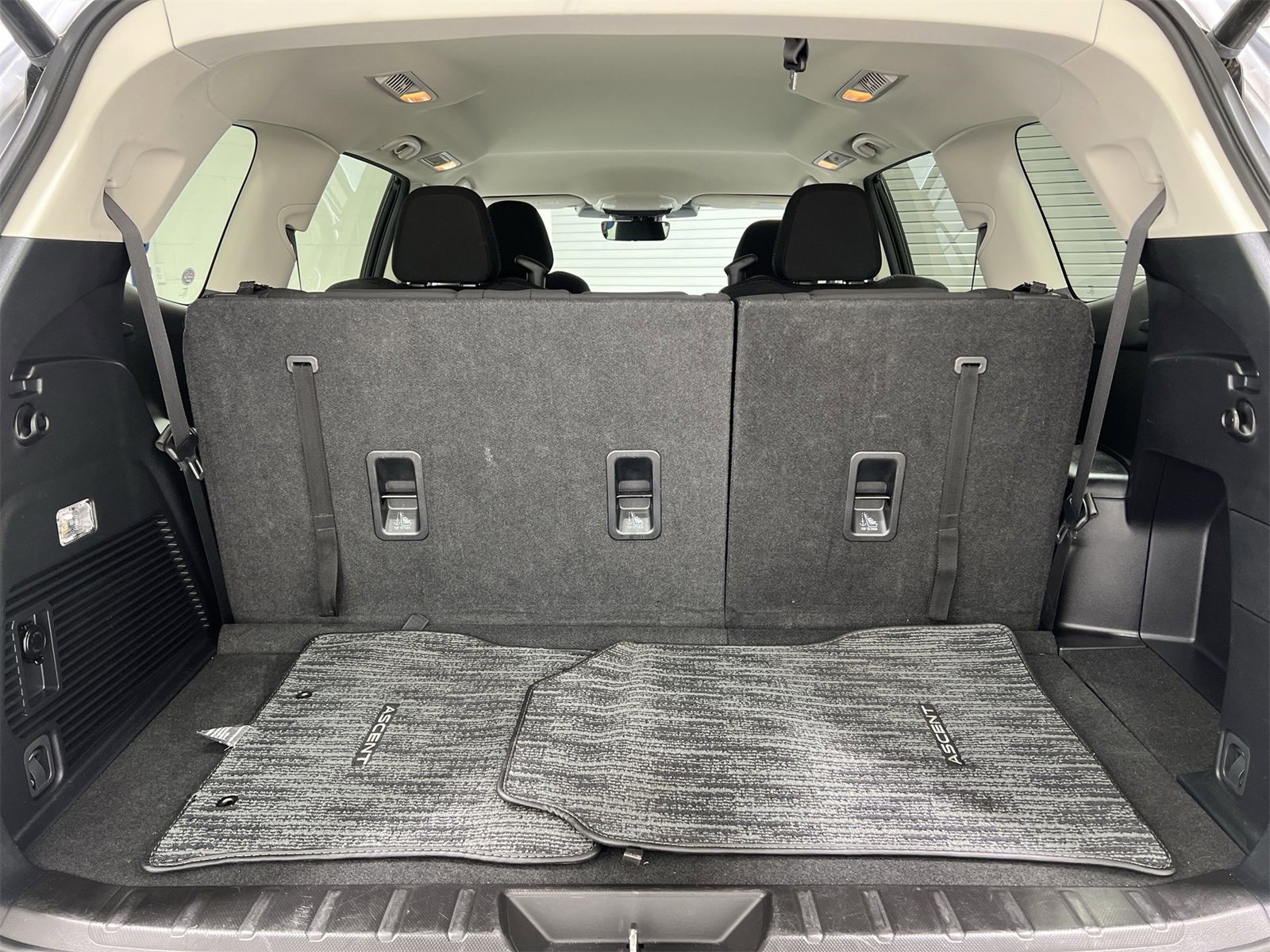 Used 2024 Subaru Ascent Premium w/ Convenience Package image 23