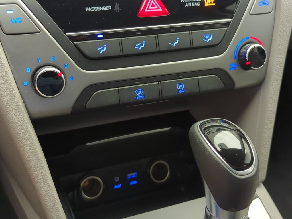 Used 2018 Hyundai Elantra SE FWD image 17