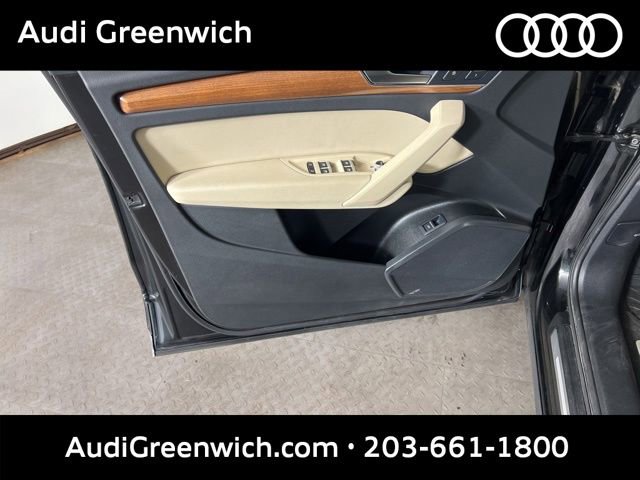 Used 2021 Audi Q5 2.0T Premium w/ Convenience Package AWD/4WD image 12