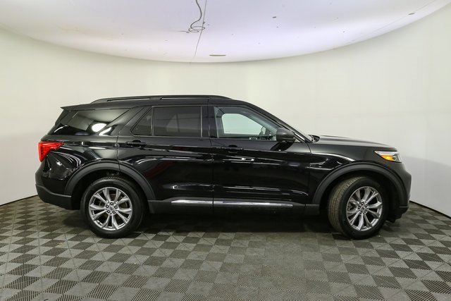 Used 2023 Ford Explorer XLT w/ Equipment Group 202A image 14
