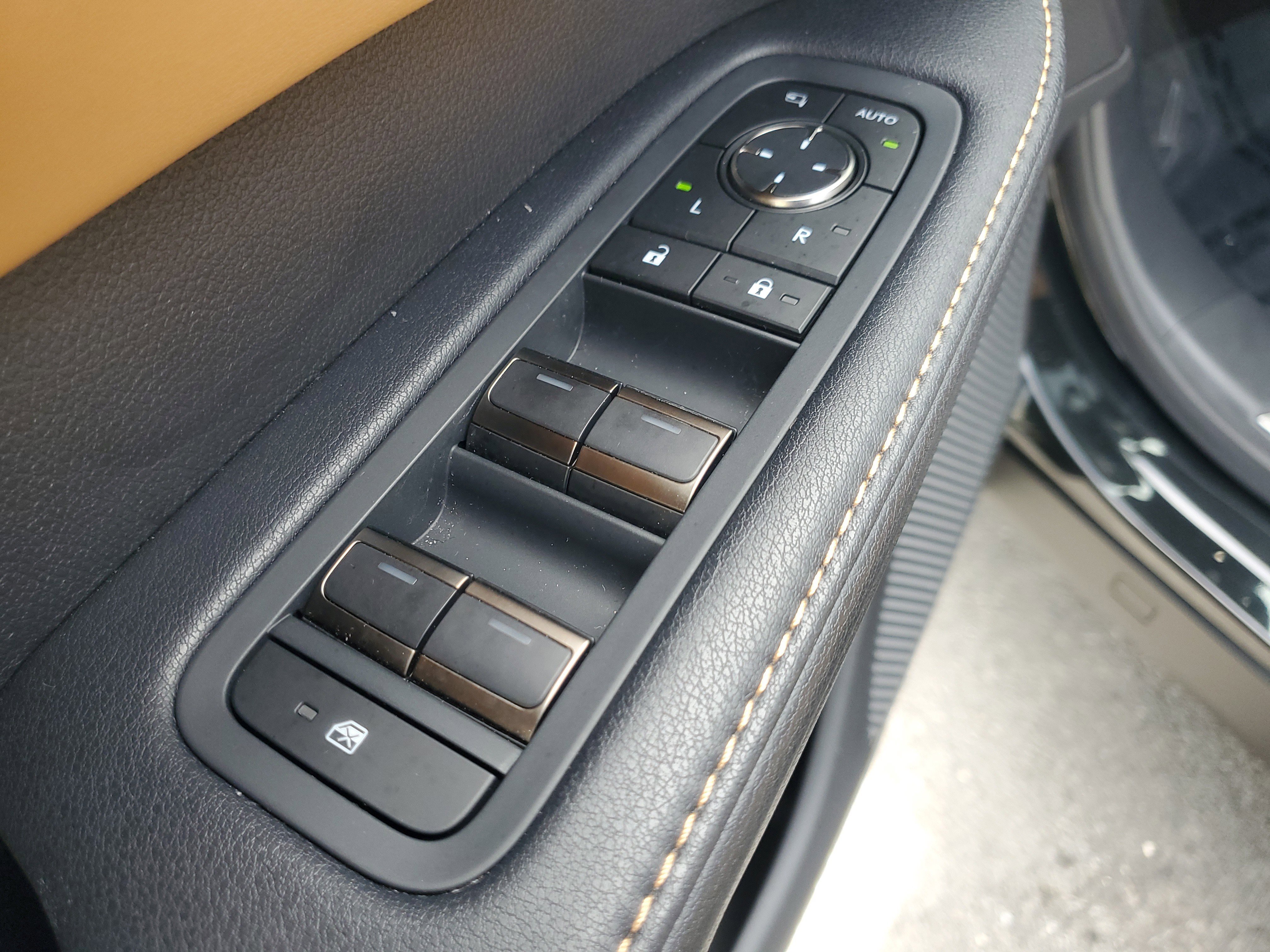 Used 2025 Lexus RX 350 Premium w/ Accessory Package (Z1) image 20