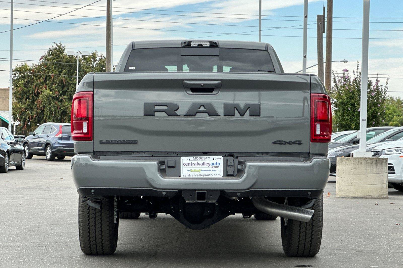 New 2027 RAM 3500 Laramie AWD/4WD image 4