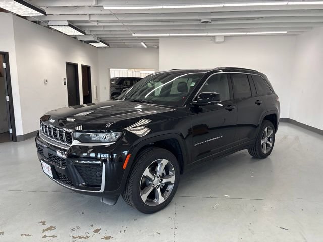 New 2026 Jeep Grand Cherokee Limited w/ Luxury Tech Group II AWD/4WD image 3