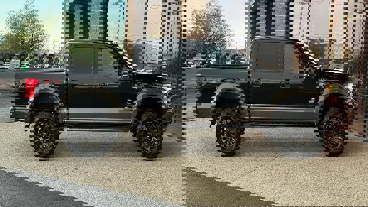 Used 2015 Ford F150 King Ranch w/ Equipment Group 601A Luxury AWD/4WD image 18