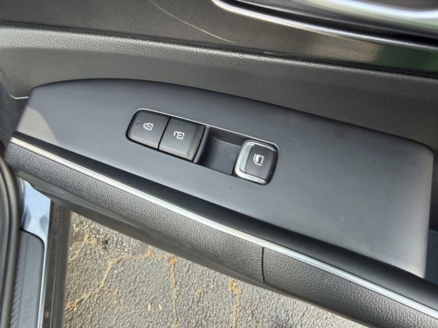 Certified 2023 Kia Sorento S w/ Panoramic Sunroof Package FWD image 38