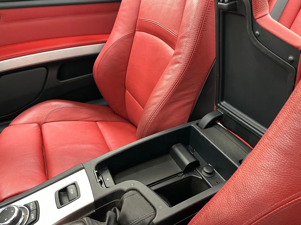 Used 2009 BMW 335i Convertible image 30