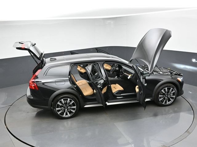 New 2026 Volvo V60 B5 Cross Country Ultra w/ Climate Package AWD/4WD image 50
