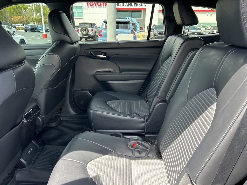 Used 2023 Toyota Highlander XSE image 13
