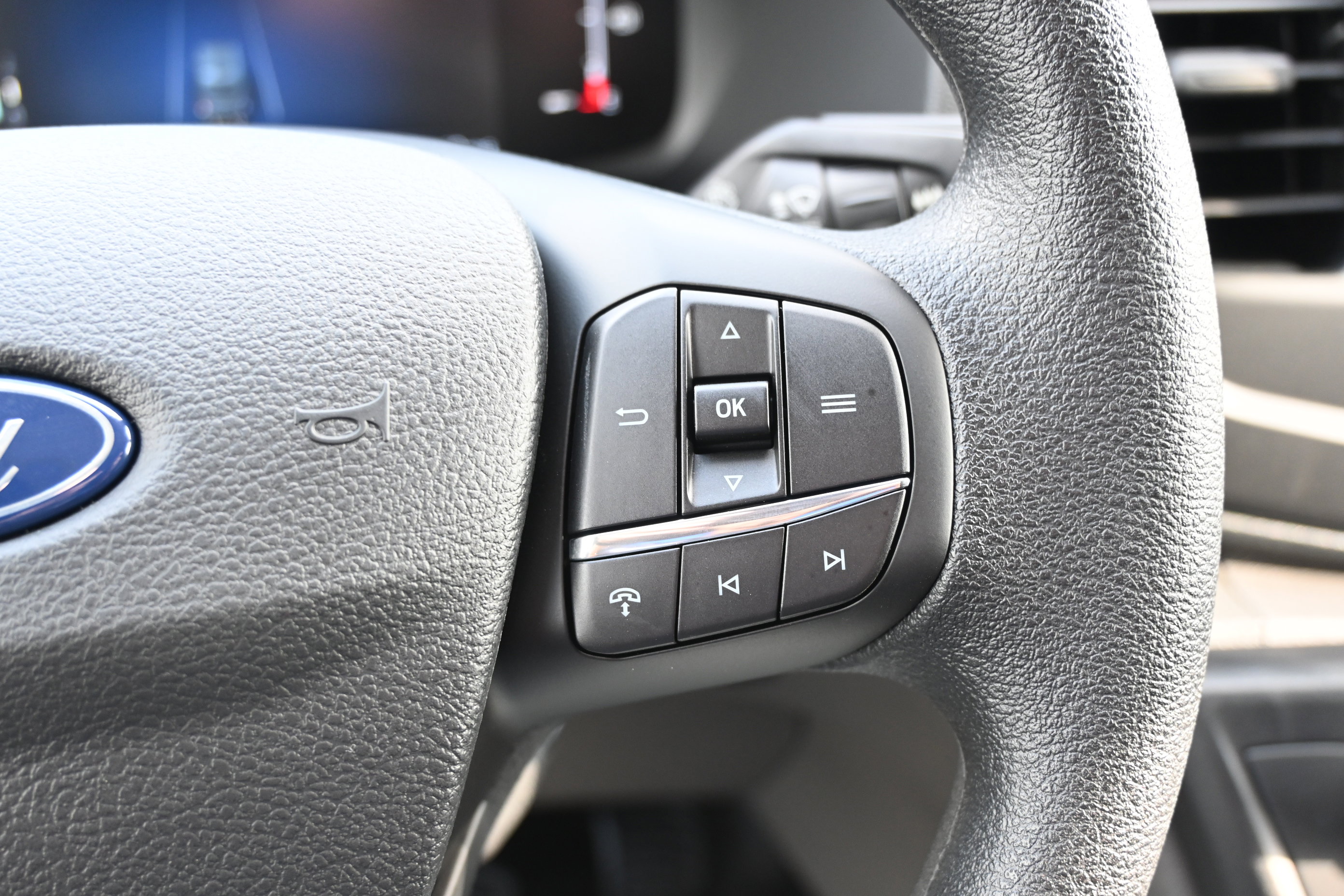 New 2026 Ford Transit 250 148 Medium Roof w/ Load Area Protection Package image 21