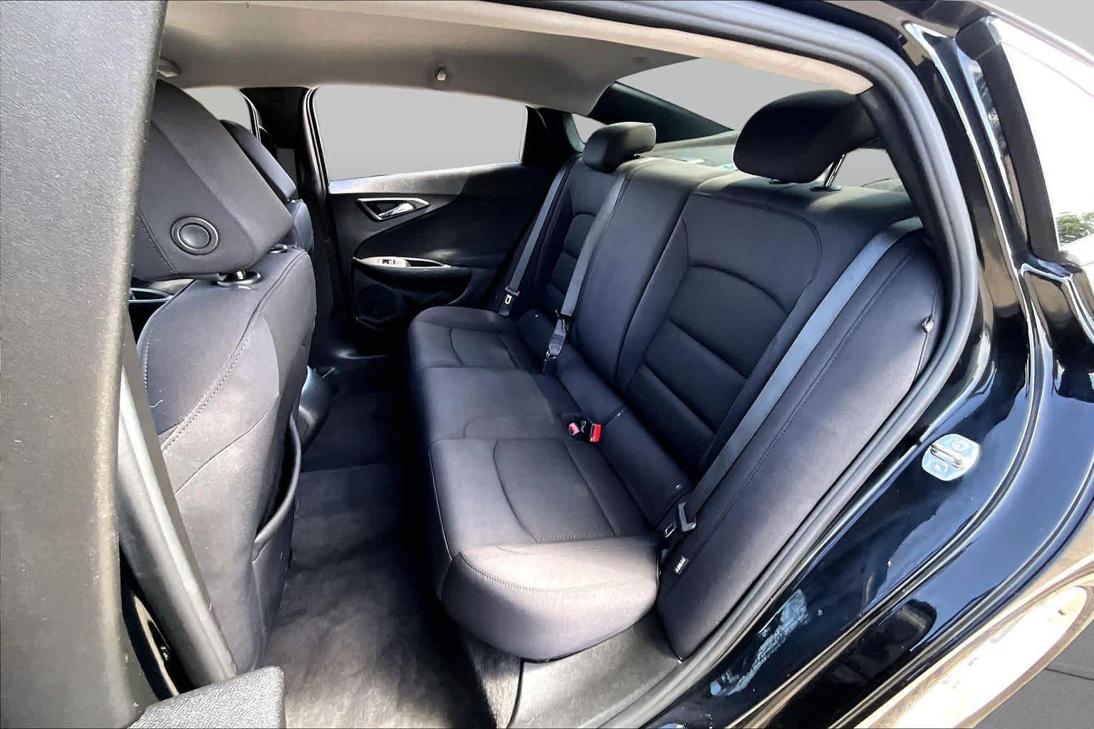 Used 2022 Chevrolet Malibu LS FWD image 21
