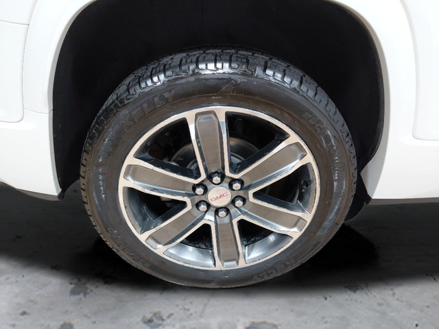 Certified 2019 GMC Acadia Denali w/ Technology Package AWD/4WD image 9