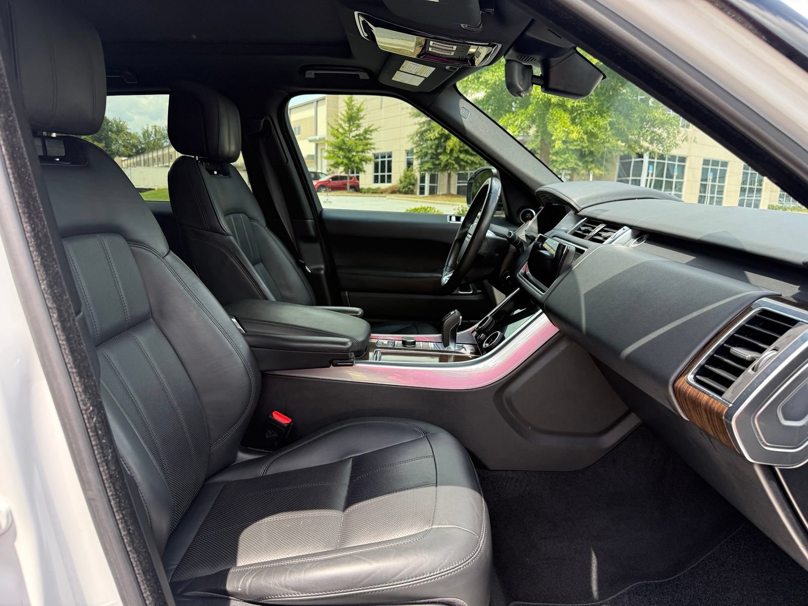 Used 2018 Land Rover Range Rover Sport HSE AWD/4WD image 37